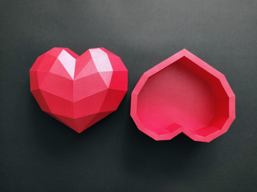 Papercraft de boîte cœur en origami