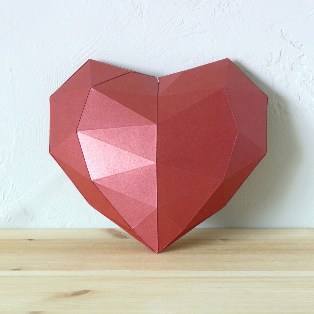 Papercraft de cœur rouge en 3D