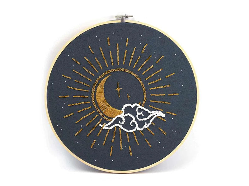 Broderie céleste décorative