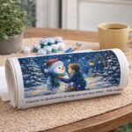 Garçon et Bonhomme de Neige par une Nuit d'Hiver - Toile roulée