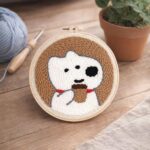 Punch Needle Chien blanc et café