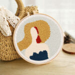 Punch Needle Femme au Chapeau