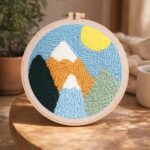 Punch Needle Montagnes enneigées et Soleil