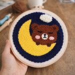 Punch Needle Ours mignon sur la lune