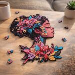Puzzle en Bois Adulte - Portrait de Femme florale